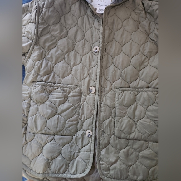 Zara Disney BABY Kids Olive Quilted Jacket with Gray Hood - Picture 4 of 6